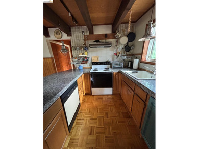 Tranquility awaits in this classic 2-bedroom 1 bath chalet - photo 6