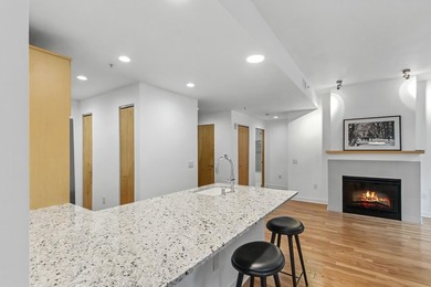 Welcome home to this beautifully updated 1-bedroom, 1-bath - photo 6