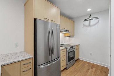 Welcome home to this beautifully updated 1-bedroom, 1-bath - photo 8
