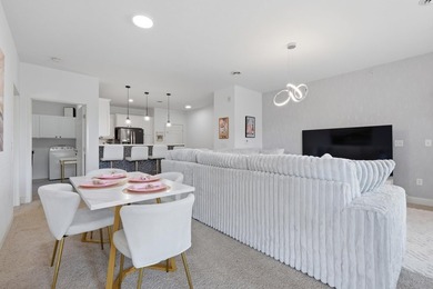 Welcome home to effortless living at King's Mountain - photo 7