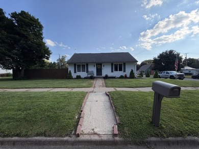 Mississippi River Home Active Under Contract in Cassville Wisconsin