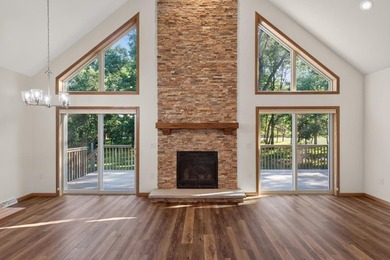 Like new Lake Arrowhead Home! This impeccable cape cod style - photo 5