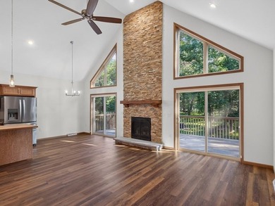 Like new Lake Arrowhead Home! This impeccable cape cod style - photo 6