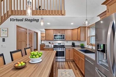 Like new Lake Arrowhead Home! This impeccable cape cod style - photo 9
