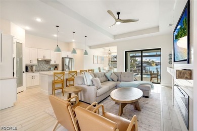 GULF ACCESS MODERN COASTAL NEW CONSTRUCTION! This stunning 2024 - photo 3