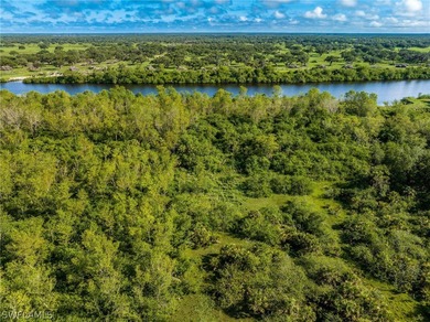 A DEVELOPER/INVESTOR'S DREAM PROPERTY boasting 1100+/- FT on - photo 12