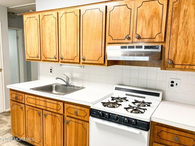 Cedar Glen West Co-Op 55+Charming 1 bed, 1 bath home in - photo 21