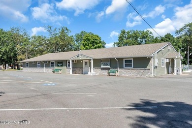 Cedar Glen West Co-Op 55+Charming 1 bed, 1 bath home in - photo 35