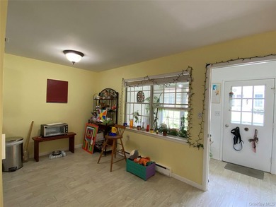 Greenbriar Model Without Garage Bright And Sunny With Enclosed - photo 9
