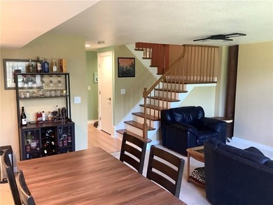 Coastal condo living at Hamilton Harbour. This spacious - photo 10