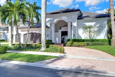 GOLF MEMBERSHIP AVAILABLE! This elegant one-story courtyard - photo 2