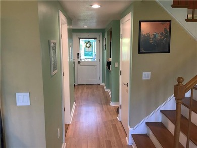 Coastal condo living at Hamilton Harbour. This spacious - photo 13