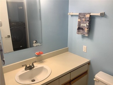Coastal condo living at Hamilton Harbour. This spacious - photo 14
