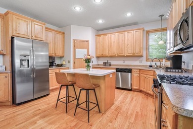 Welcome to this beautifully maintained, move-in ready - photo 18