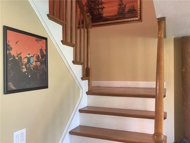 Coastal condo living at Hamilton Harbour. This spacious - photo 17