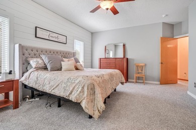 Welcome to this beautifully maintained, move-in ready - photo 24