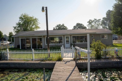 Lake Home For Sale in Syracuse, Indiana