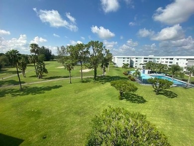 Great 1.444 sf unit on first floor 2/2 plus a bonus room that - photo 31
