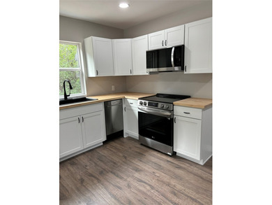 Cozy cabin newly renovated and remodeled. 2 - 2 designed with - photo 3