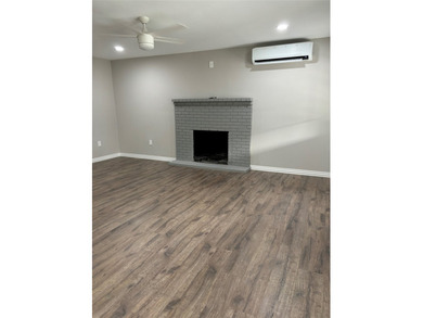 Cozy cabin newly renovated and remodeled. 2 - 2 designed with - photo 5