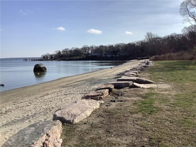 Coastal condo living at Hamilton Harbour. This spacious - photo 41