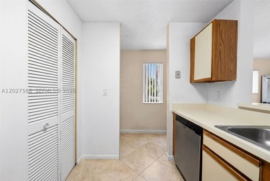 Beautifully updated lakefront condo in a Key West-style gated - photo 3