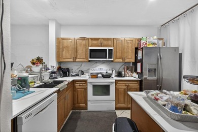 Beautiful 2-story townhome in gated community with resort style - photo 9