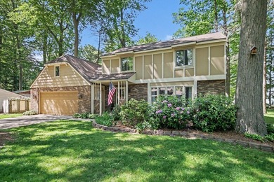 Beautiful Turn Key Home w/ Access to Lake Macatawa! Welcome to - photo 2
