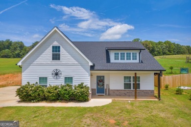 Lake Home For Sale in Lavonia, Georgia