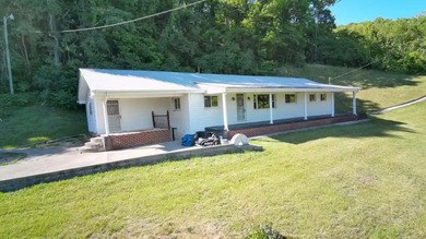 Opportunity awaits with this 3-bedroom, 1-bath ranch-style home - photo 1