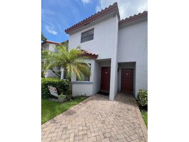 Kendale Lakes Area Townhome/Townhouse For Sale in Miami Florida