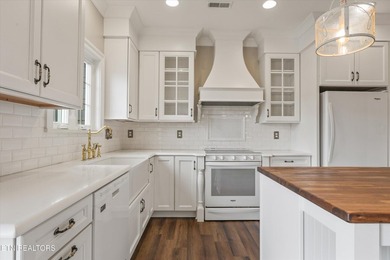 Motivated sellers welcome you to this beautiful lake view home - photo 17