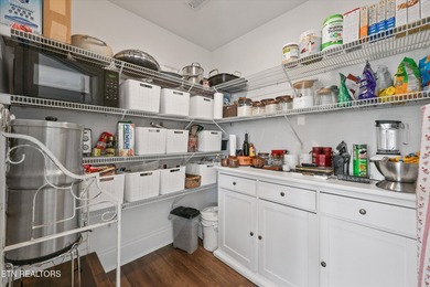 Motivated sellers welcome you to this beautiful lake view home - photo 21