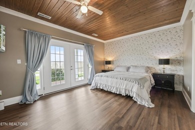 Motivated sellers welcome you to this beautiful lake view home - photo 23