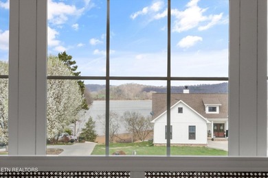 Motivated sellers welcome you to this beautiful lake view home - photo 33