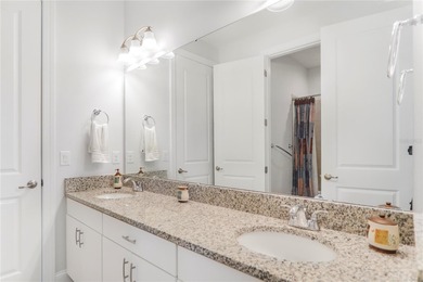 Luxurious Contemporary Home in an Exclusive Gated Community - - photo 57