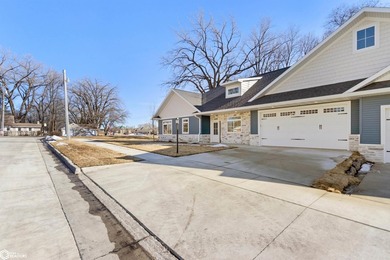 Welcome to Your Dream Home! Discover effortless luxury in this - photo 4
