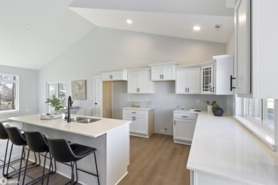 Welcome to Your Dream Home! Discover effortless luxury in this - photo 10
