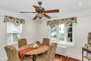 Fantastic opportunity in Great Neck! This beautifully maintained - photo 5