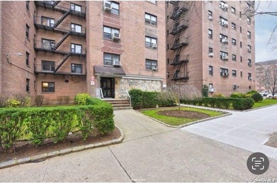East River Home Sale Pending in Flushing New York