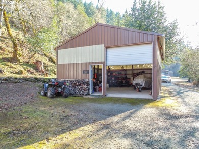 This beautiful log home features soaring ceilings and large - photo 23