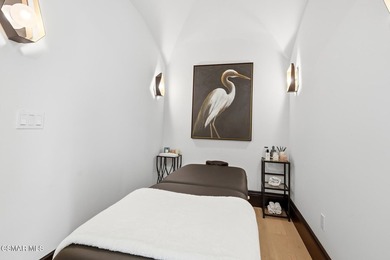THE premier trophy estate with a prime location in the ultra - photo 33
