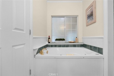 Welcome home to this charming 3-bedroom, 2-bath Artcraft Manor - photo 35