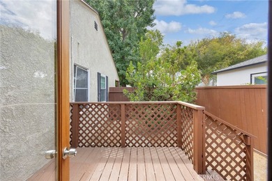 Welcome home to this charming 3-bedroom, 2-bath Artcraft Manor - photo 41