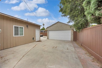 Welcome home to this charming 3-bedroom, 2-bath Artcraft Manor - photo 46