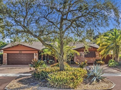 Spacious Imperial Point pool home offering 4+ bedrooms, flexible - photo 2