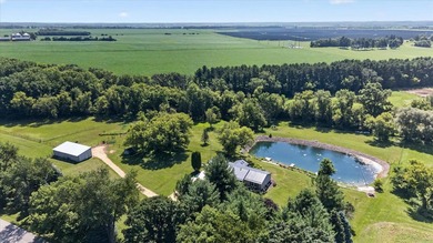 Welcome to your own private country retreat! Nestled on 5.15 - photo 2
