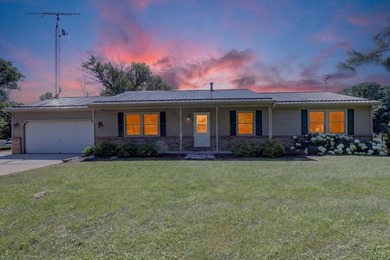 Welcome to your own private country retreat! Nestled on 5.15 - photo 6