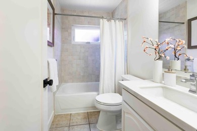 Set on a cul-de-sac in Midtown, this inviting home blends - photo 11