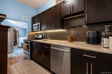 JUST LISTED! Spacious 5 Bedroom, 2 Full Bath Home in - photo 5